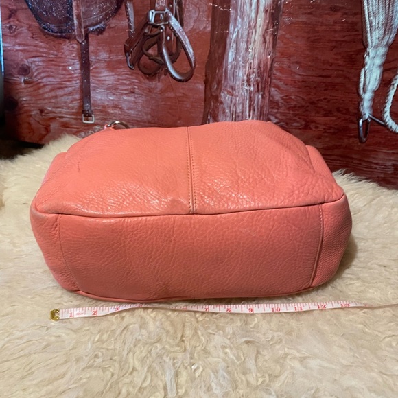 Isaac Mizrahi soft leather bag - Picture 12 of 15